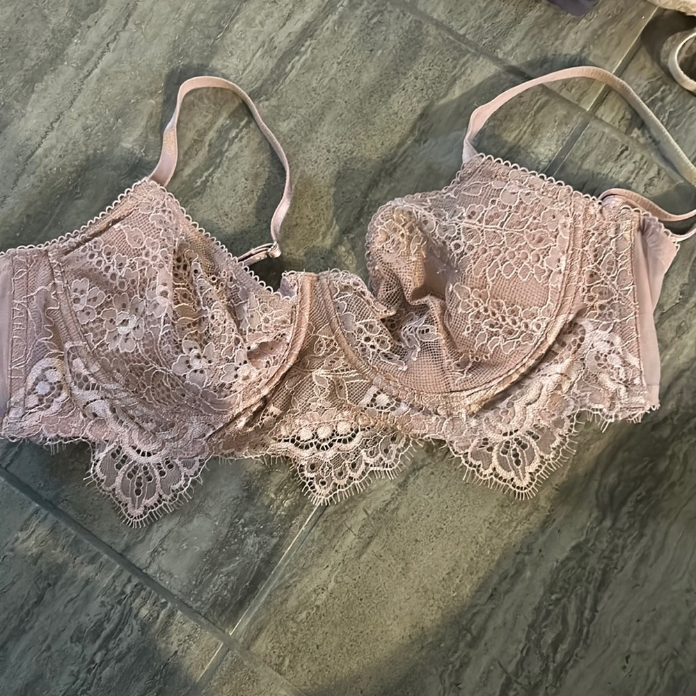pink unlined victoria’s secret bra